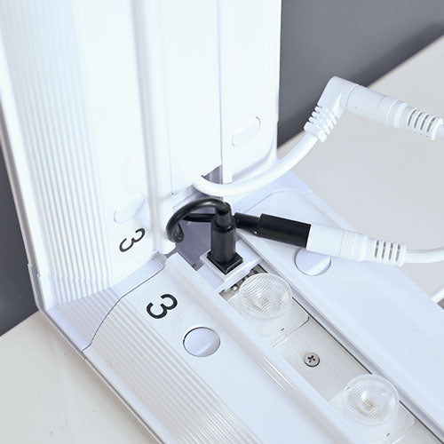 SEG Light Box Corner